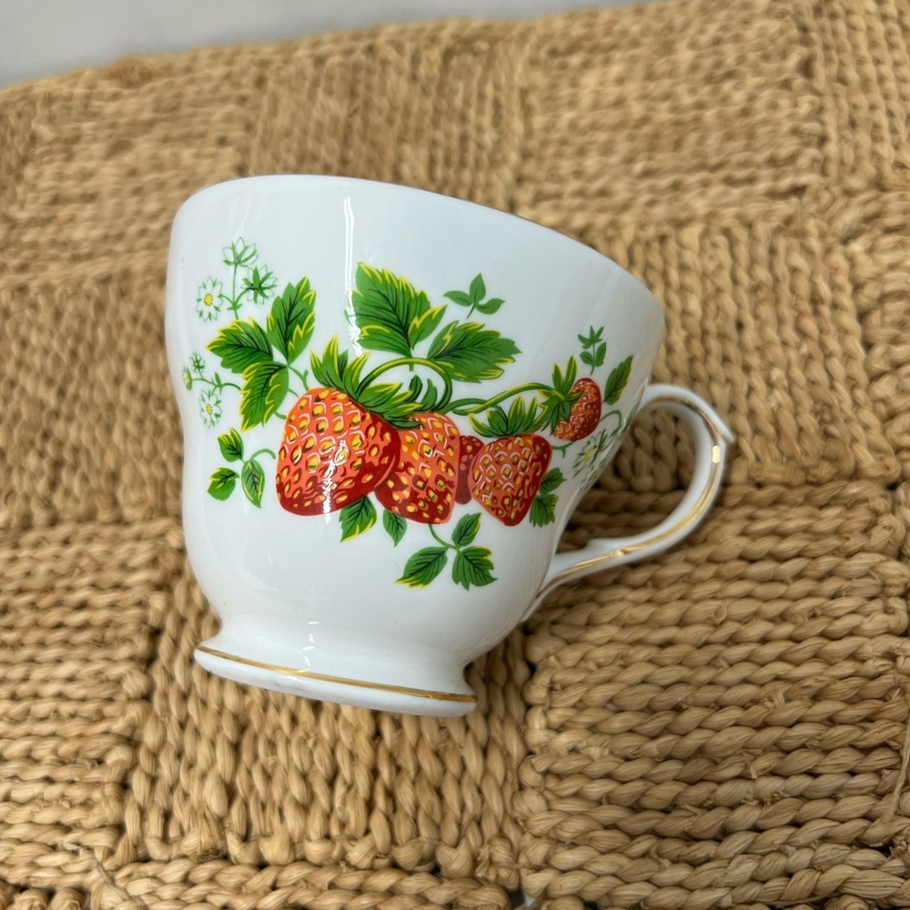 Vintage strawberry tea cup duchess bone china England replacement decor